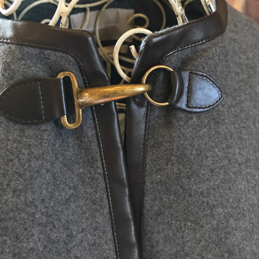 BR Grey Wool Cape with Brown Faux Leather XS/S - Picture 2 of 8