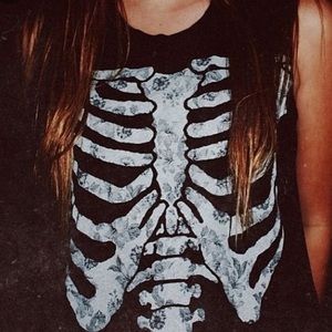 Ribcage muscle tee