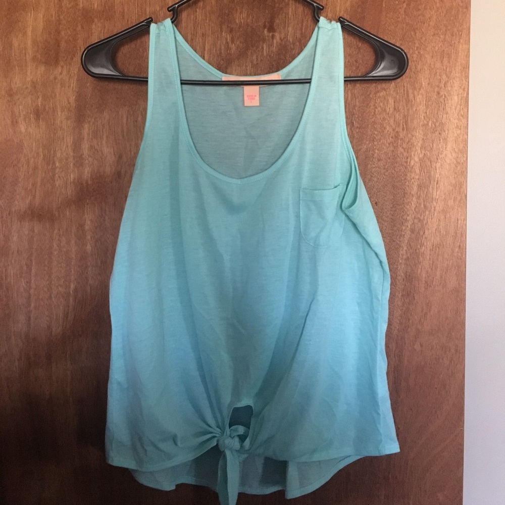 Tank top.