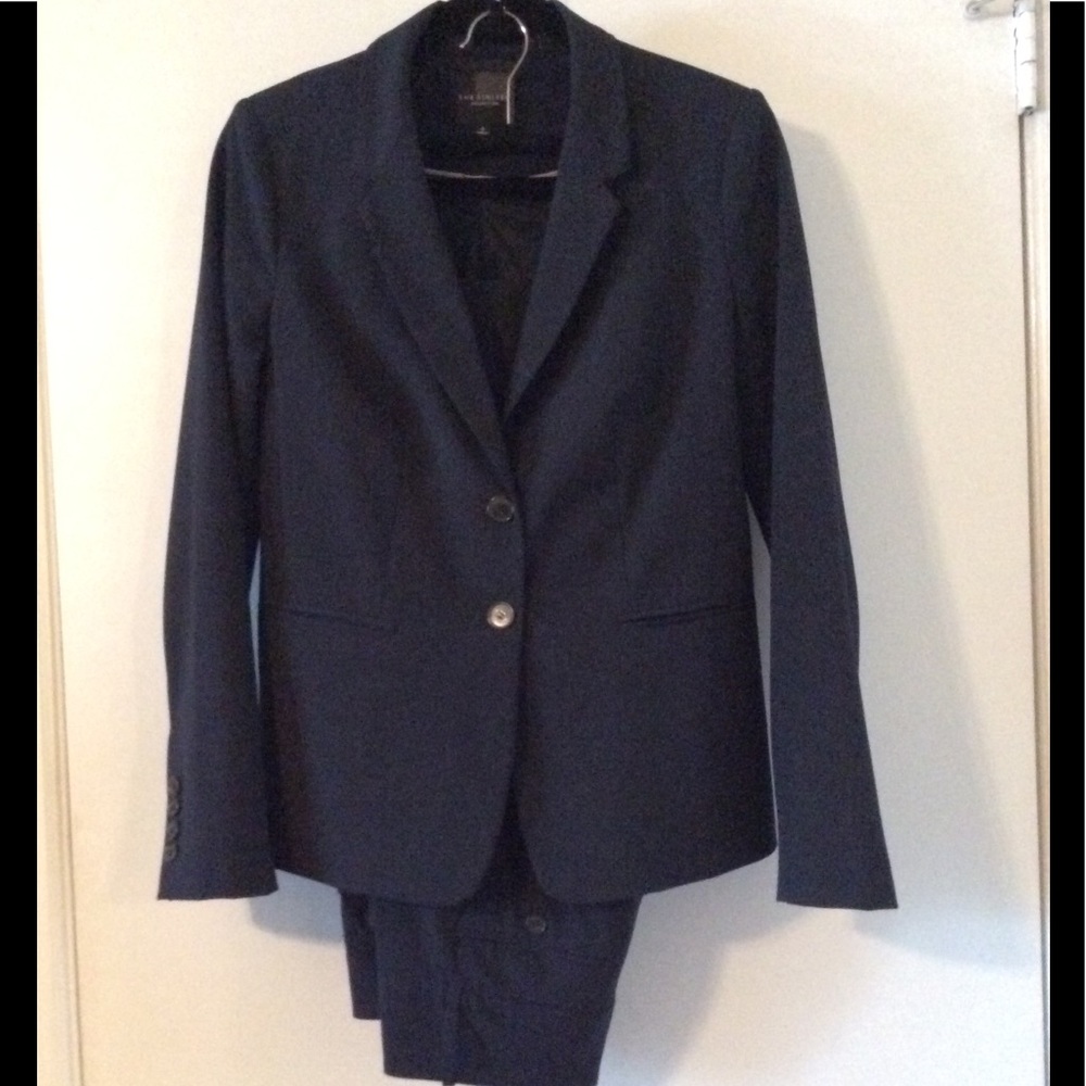 Limited Navy Suit w/ Cassidy Fit Pant