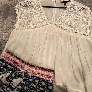 White blouse ⭐️⭐️