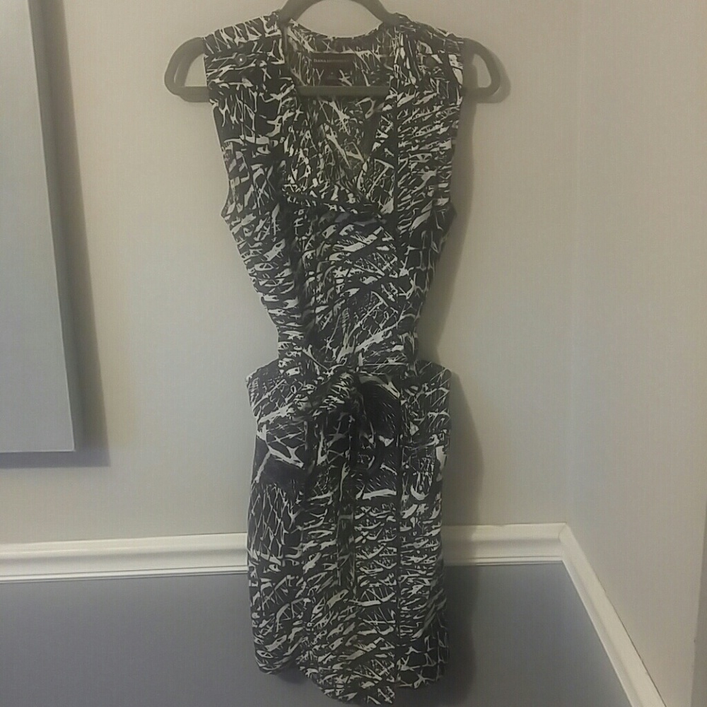 Dana Buchman dress