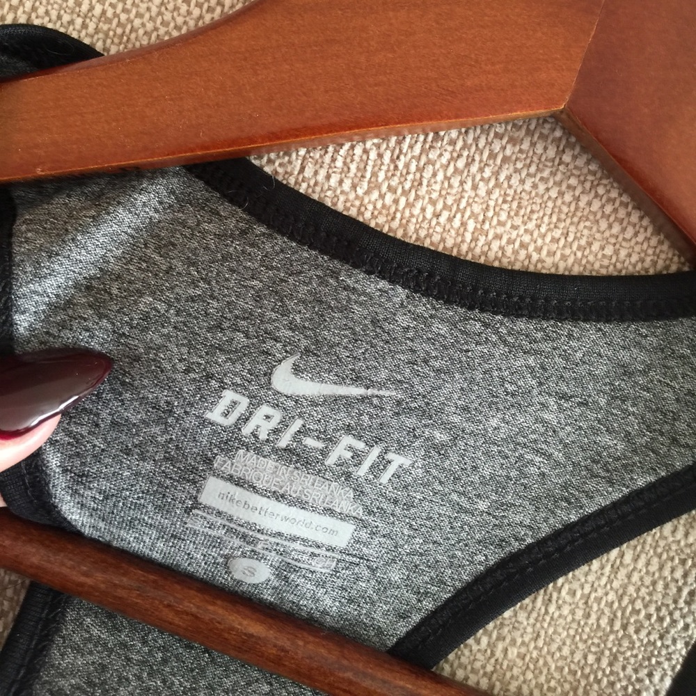 Nike Dri-Fit Racerback Tank Size Small - Picture 3 of 6