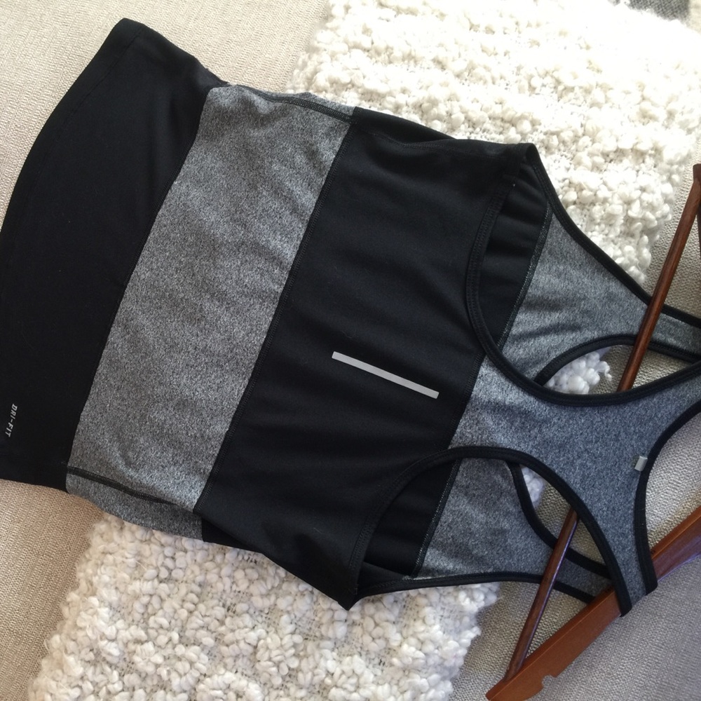 Nike Dri-Fit Racerback Tank Size Small - Picture 5 of 6