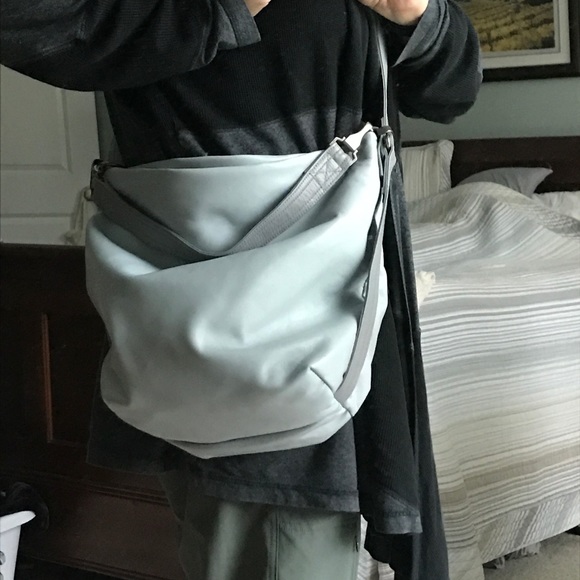 Rough & Tumble Medium Hobo in Sky - Picture 5 of 6