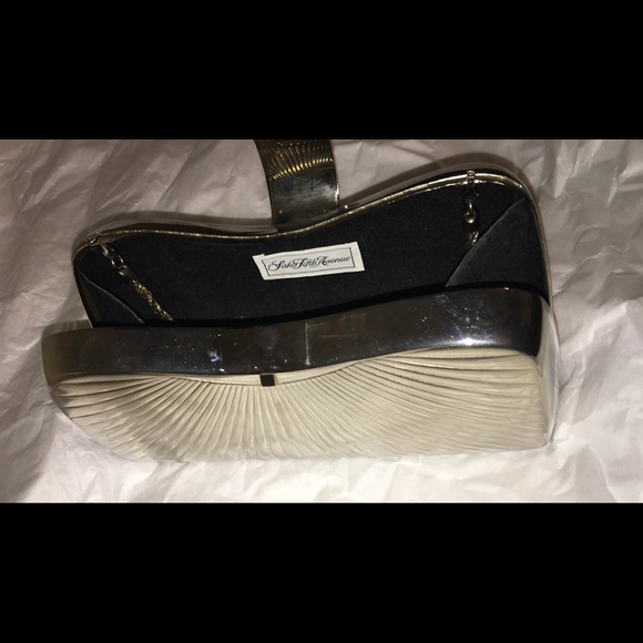 Silver Saks Fifth Avenue clutch/evening bag - Picture 2 of 3