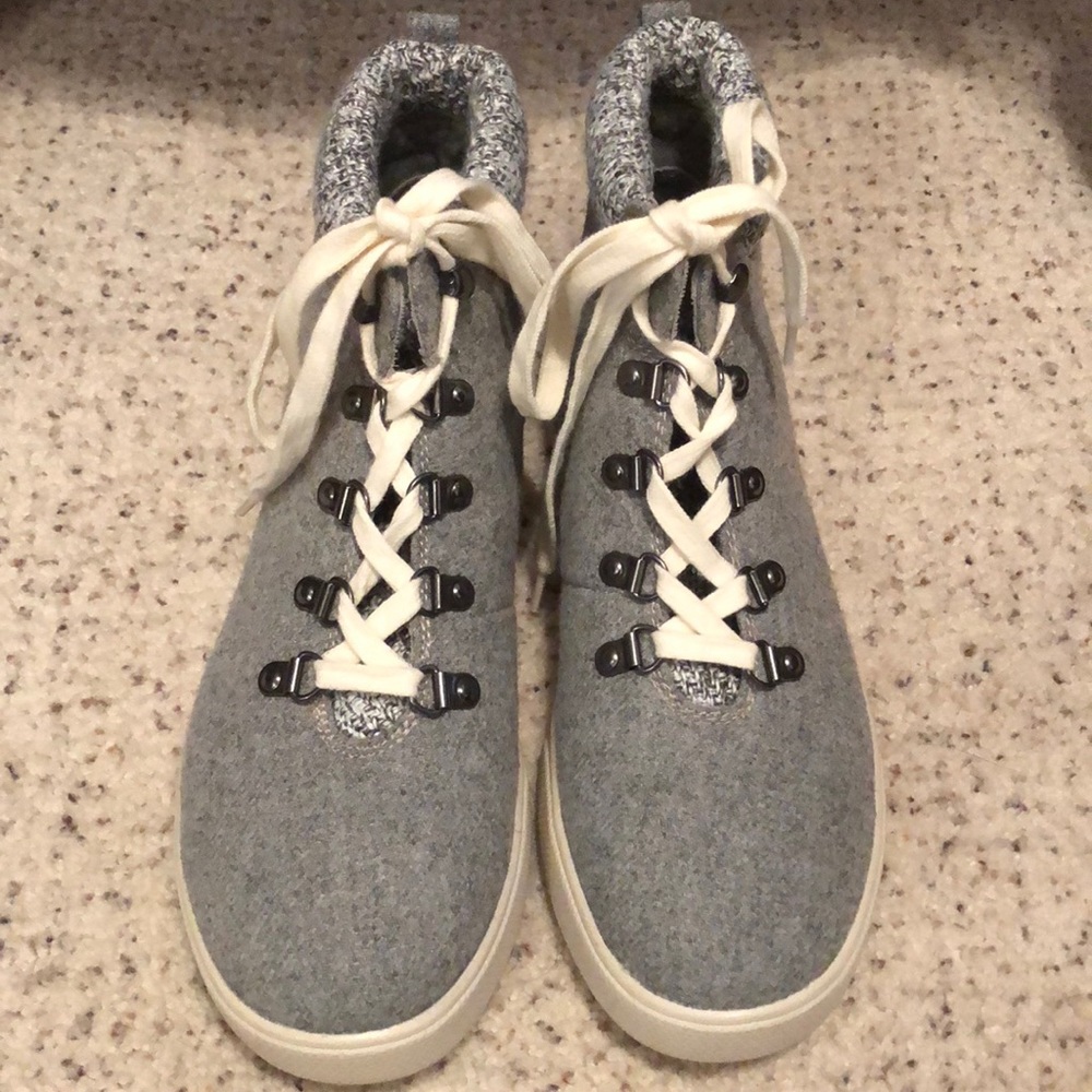 Grey high top Boots