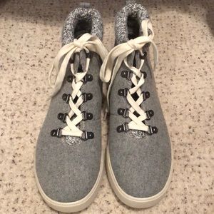 Grey high top Boots