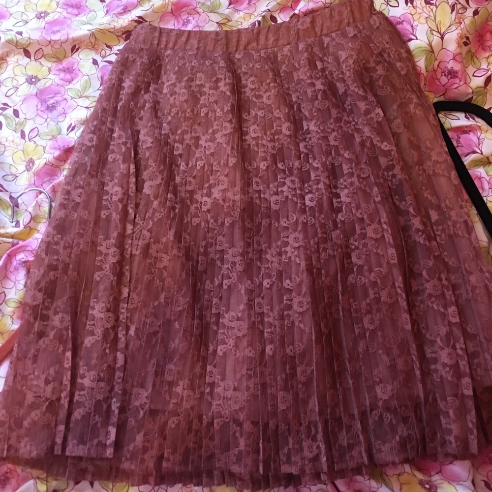 Lace skirt