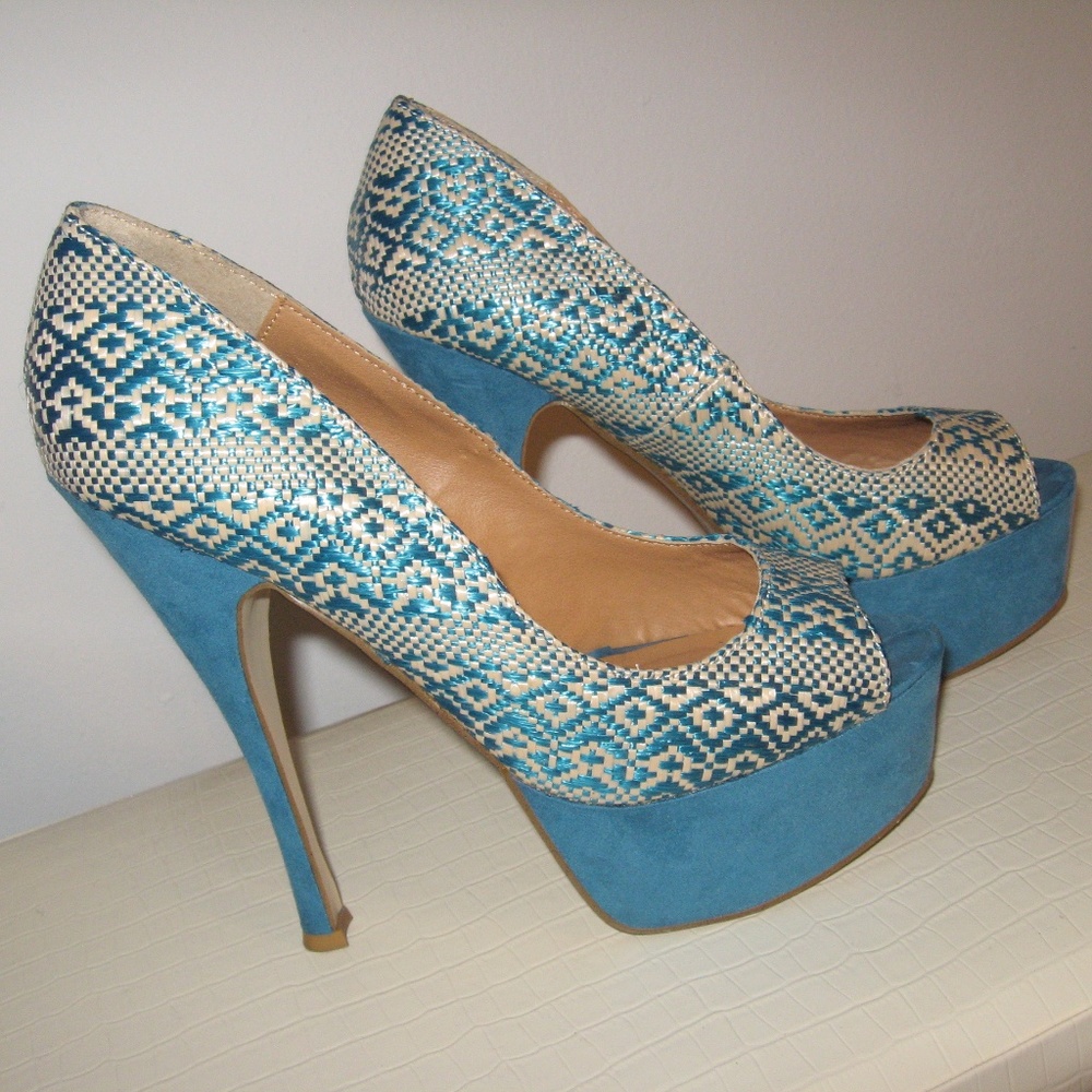 Peep Toe Platform Pump