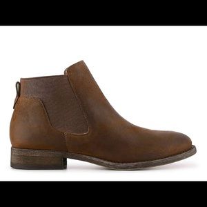 Franco Sarto Kabrina Chelsea Boot - size 8.5