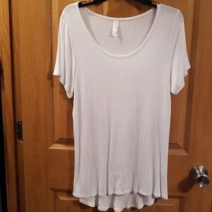 NWOT (never worn) XL white ribbed classic tee