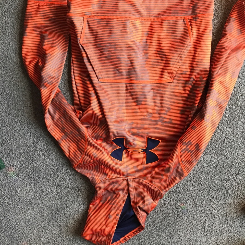 Under armory sweatshirt