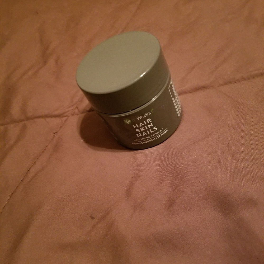 ItWorks! Hair Skin Nails
