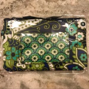 Vera Bradley Rhythm & Blues Zip ID Case