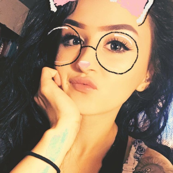 Meet your Posher, Theresa - Picture 1 of 1