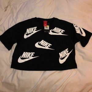 Nike cropped tee