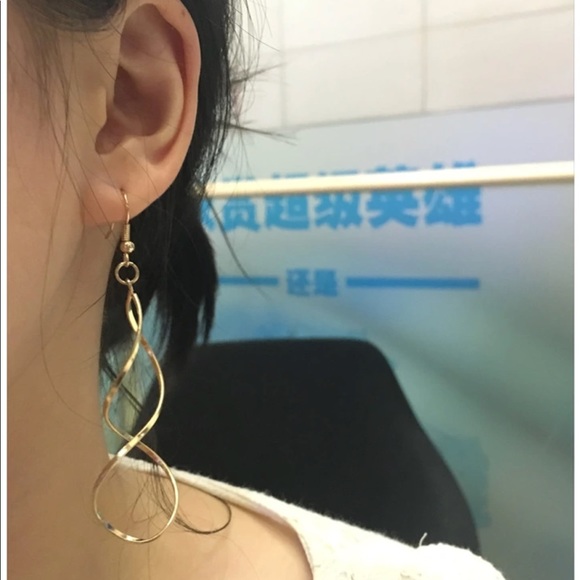 Double Swirl - Picture 2 of 4