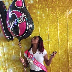 Meet your Posher, Tiaja