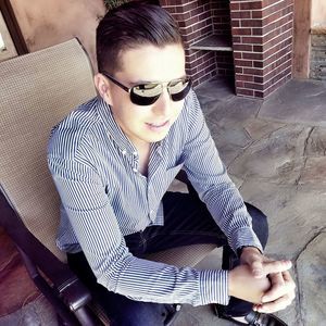 Meet your Posher, Erick salvador