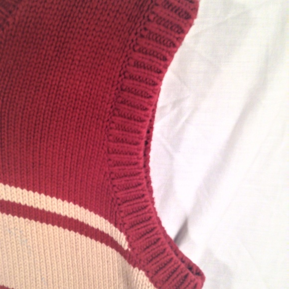 American Eagle Large Maroon V Neck Sweater Vest - Picture 5 of 6