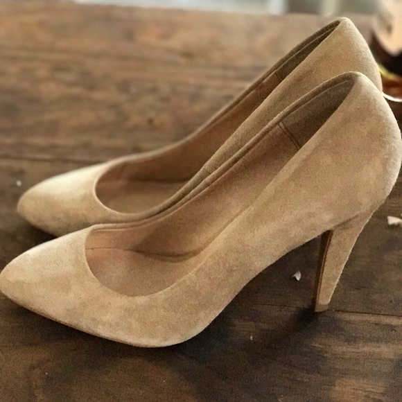 Suede pumps - Picture 2 of 5