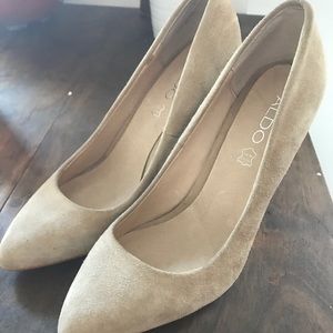 Suede pumps