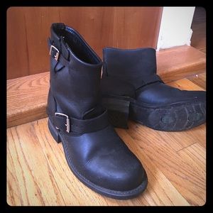 Black frye boots size 7