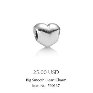 ✨Final Price Drop✨Pandora Big Smooth Heart Charm