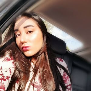 Meet your Posher, Yuliana