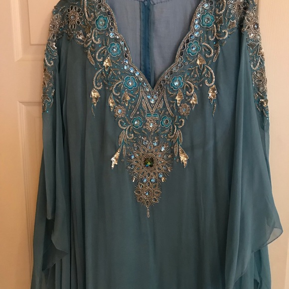 Woman’s Kaftan from India - Picture 2 of 3