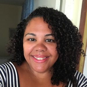 Meet your Posher, Desiree