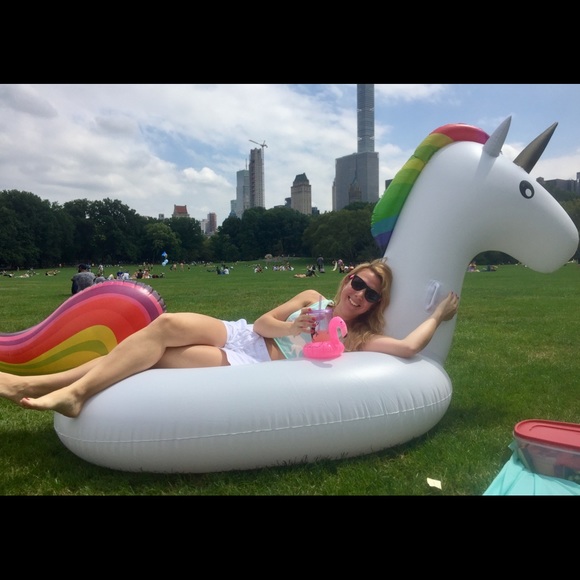 Meet your Posher, Elizabeth - Picture 3 of 8