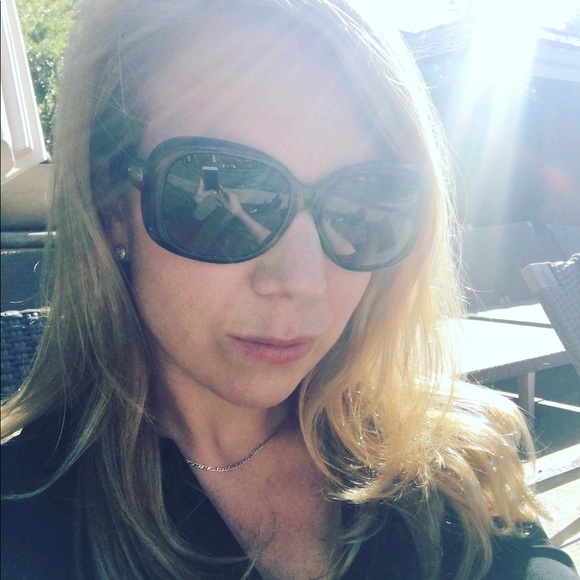 Meet your Posher, Elizabeth - Picture 6 of 8