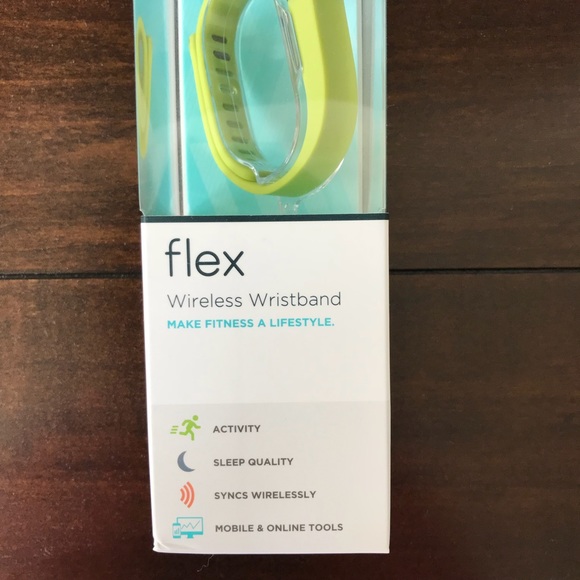 Fitbit Flex Wireless Wristband - Picture 3 of 7