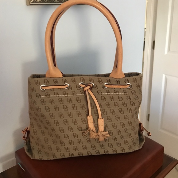Dooney & Bourke Purse - Picture 1 of 4