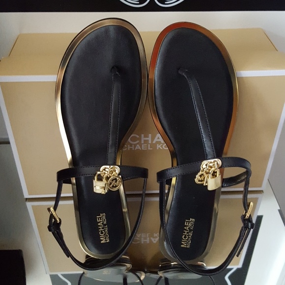 *SOLD* NEW MICHAEL MICHAEL KORS SUKI THONG - Picture 4 of 8