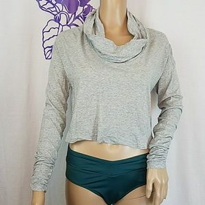 Splendid grey long sleeve cowl neck crop top. 0195
