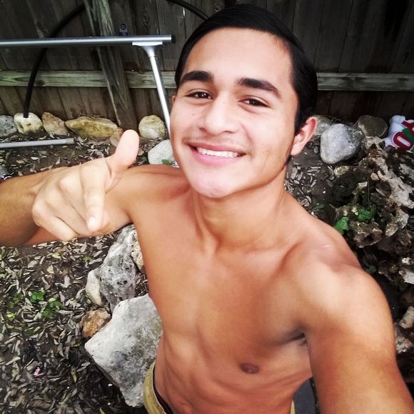 Meet your Posher, Fernando - Picture 1 of 1