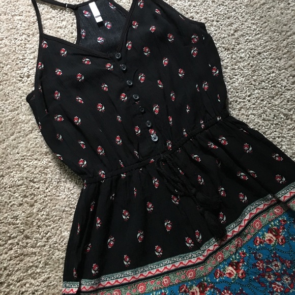 Romper - Picture 2 of 5