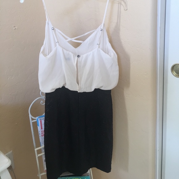 Cute Guess dress - Picture 3 of 4