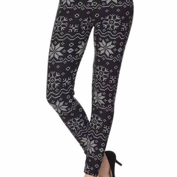 Butter Soft Snowflakes Print Brushed Ankle Legging - Picture 3 of 6
