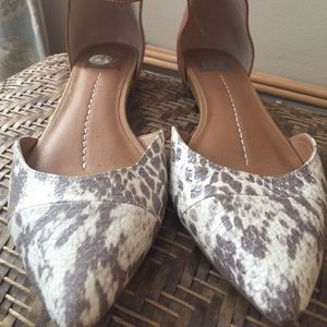 Dolce Vita pointed toe flats