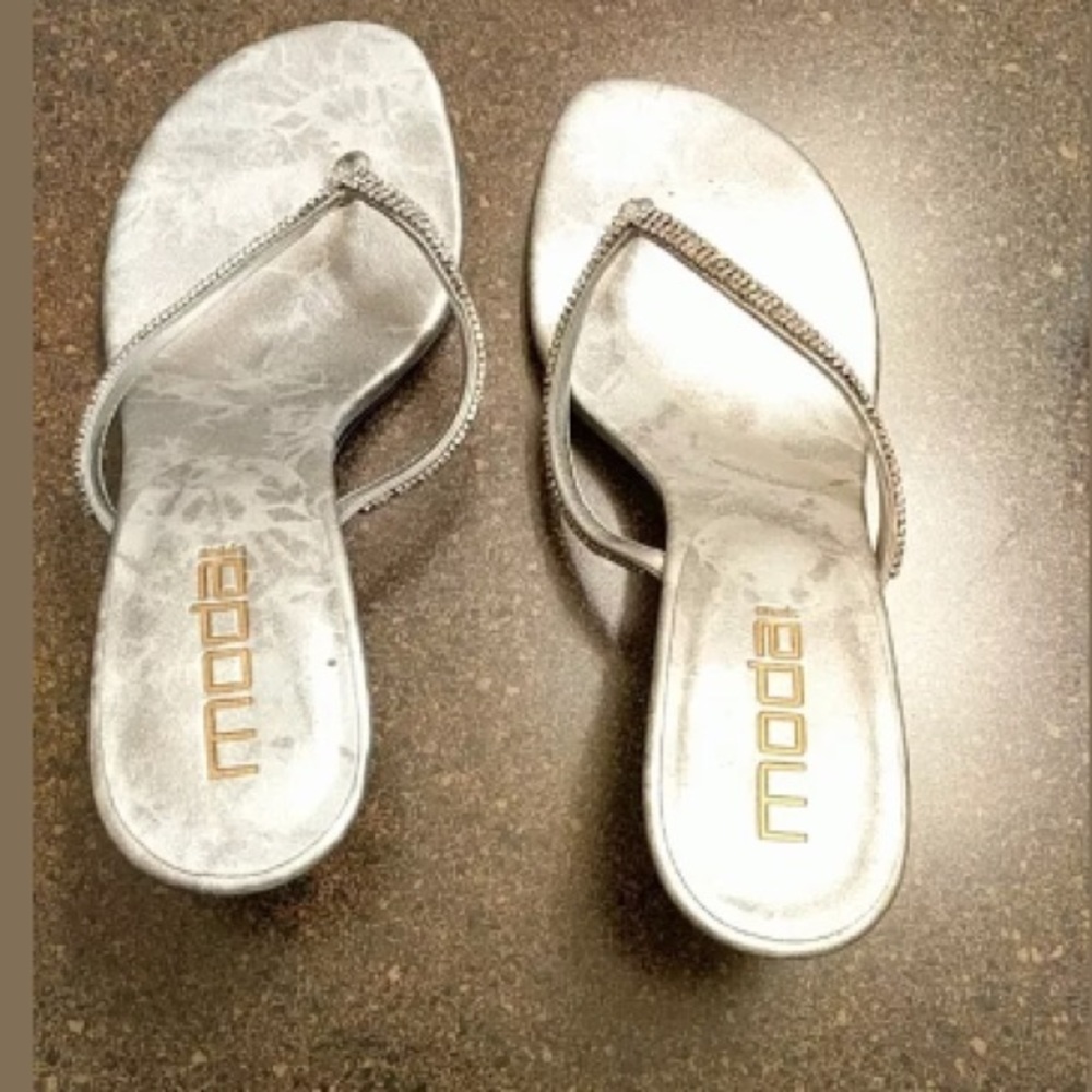 Moda Silver bling kitten heel crystal sandals