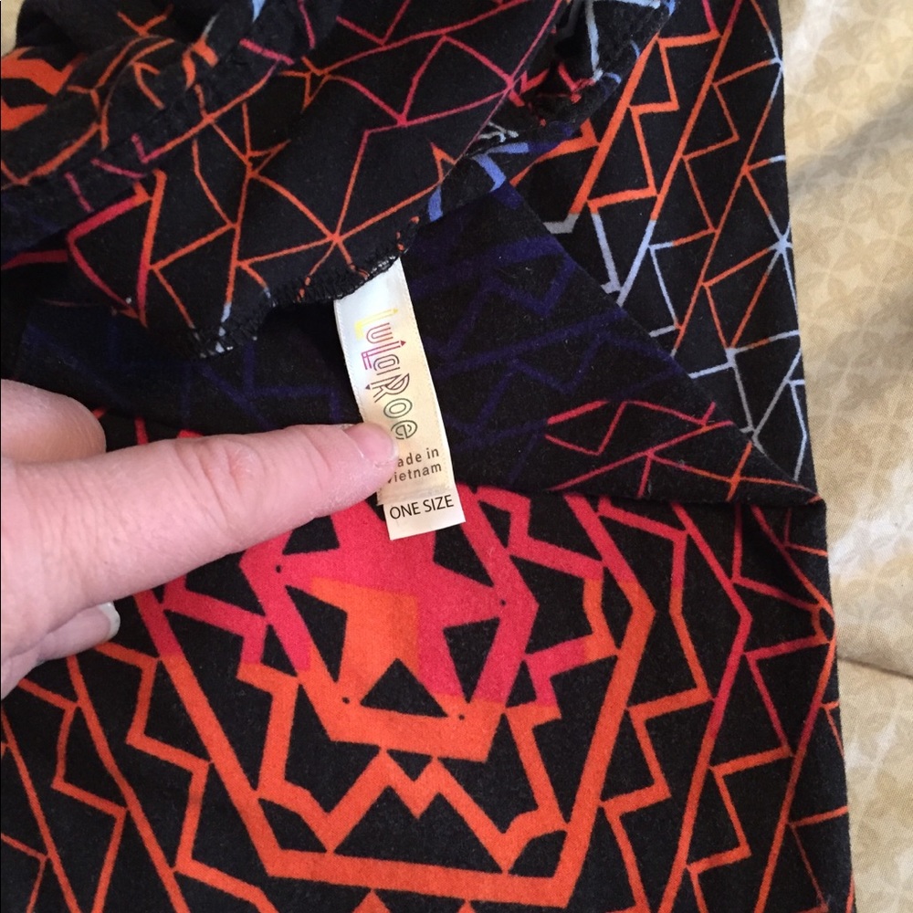 OS Lularoe leggings - Picture 2 of 2