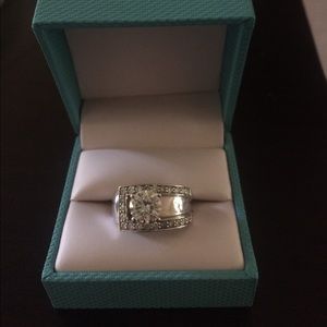 Moissanite Buckle Ring