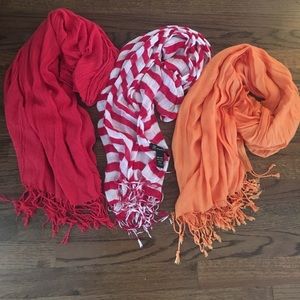 Scarves / wraps