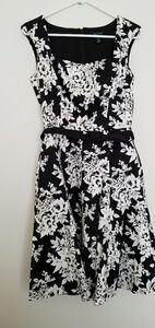 Floral print black and white dress with belt