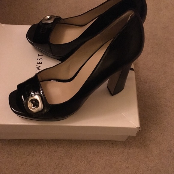 Nine West Pumps - size 7.5 - Picture 2 of 5