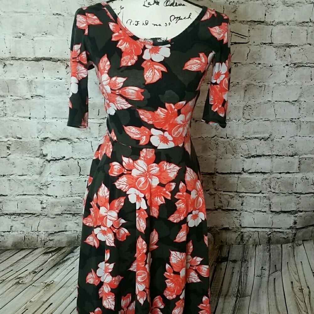Lularoe xs nicole dress